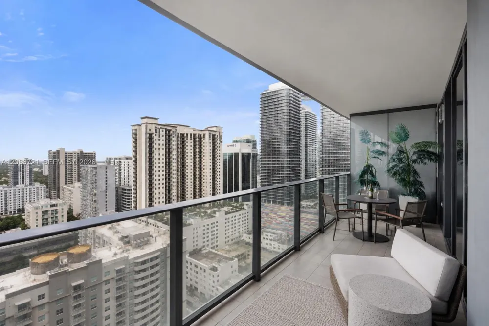 1000 Brickell Plaza #2704 Miami, FL 33131