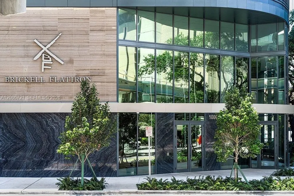 1000 Brickell Plaza #2704 Miami, FL 33131