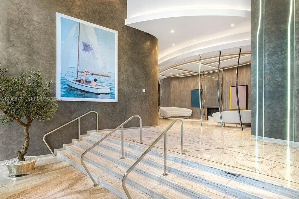 1000 Brickell Plaza #2704 Miami, FL 33131