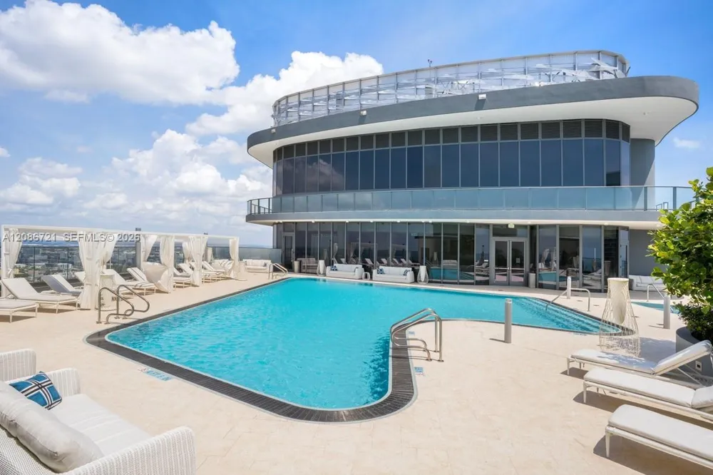 1000 Brickell Plaza #2704 Miami, FL 33131