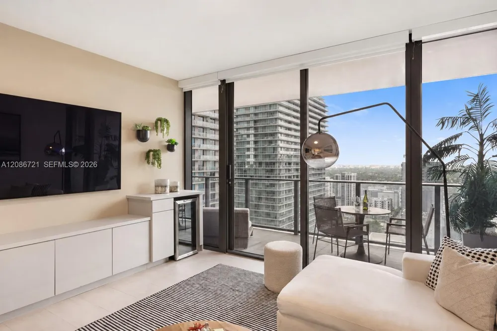 1000 Brickell Plaza #2704 Miami, FL 33131