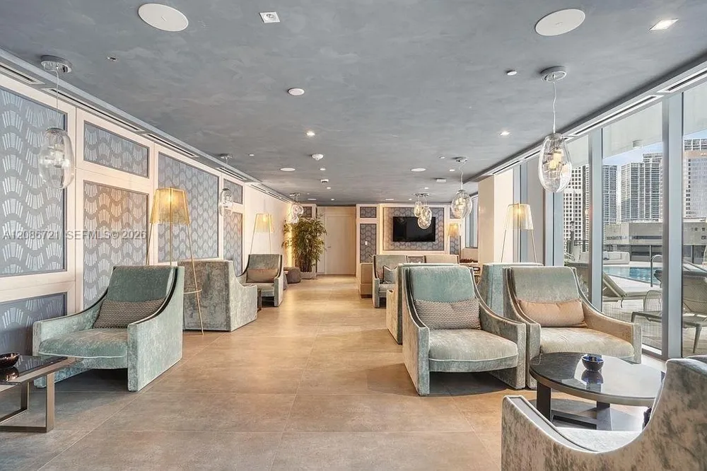 1000 Brickell Plaza #2704 Miami, FL 33131