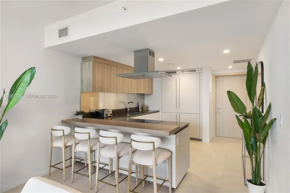 1000 Brickell Plaza #2704 Miami, FL 33131