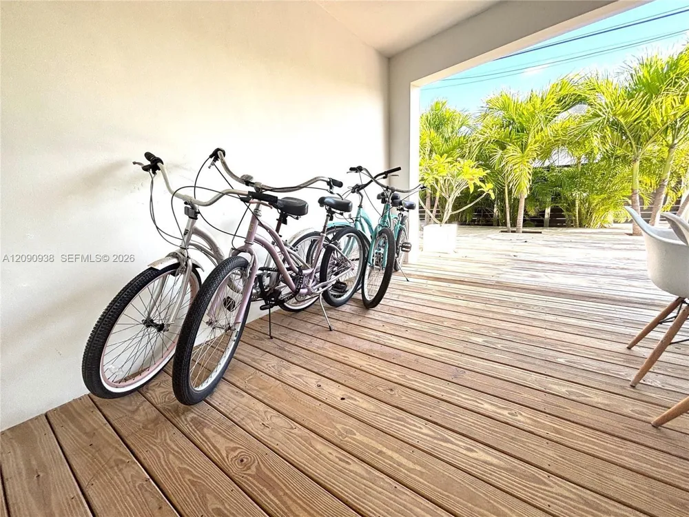 661 86th St Miami Beach, FL 33141