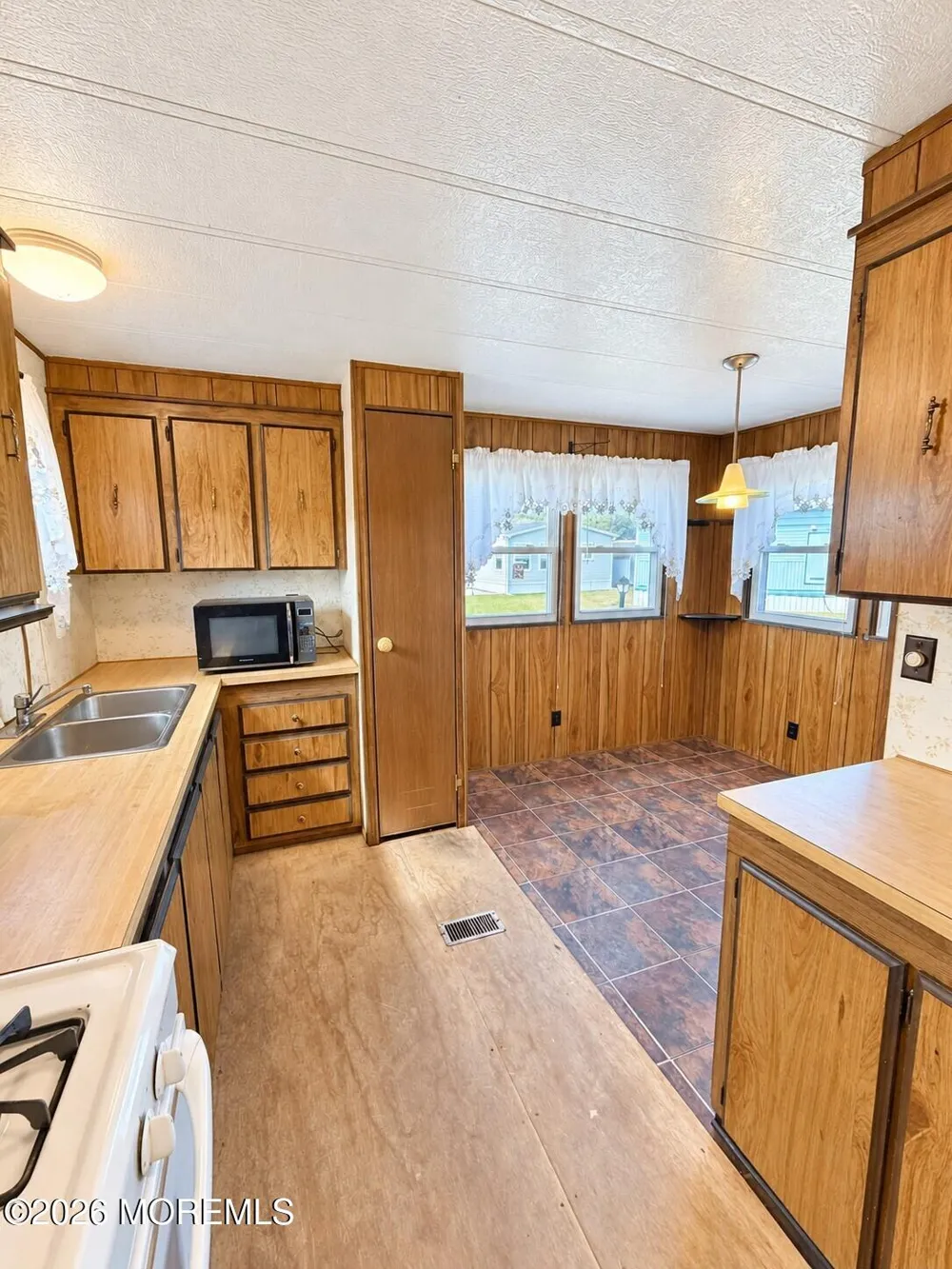 1421 Nature Way Toms River, NJ 08755
