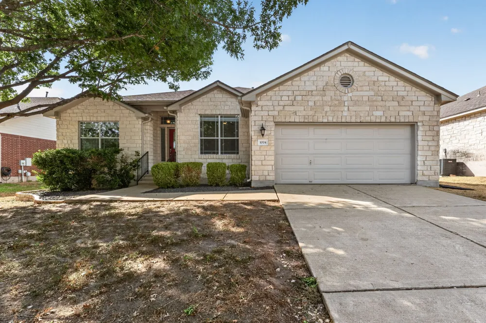 1004 Applerock Leander, TX 78641
