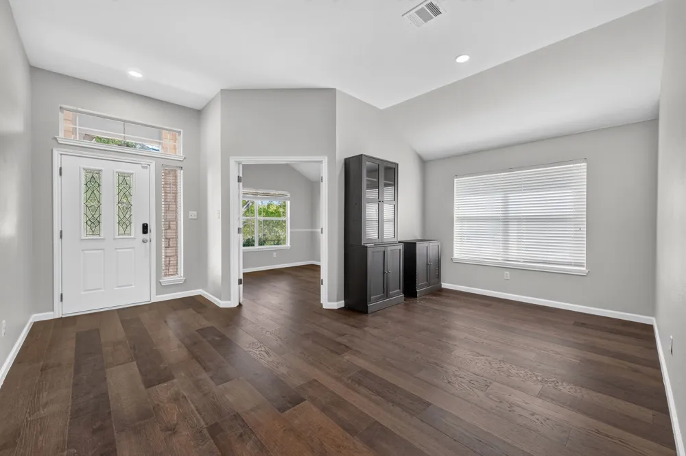 1004 Applerock Leander, TX 78641