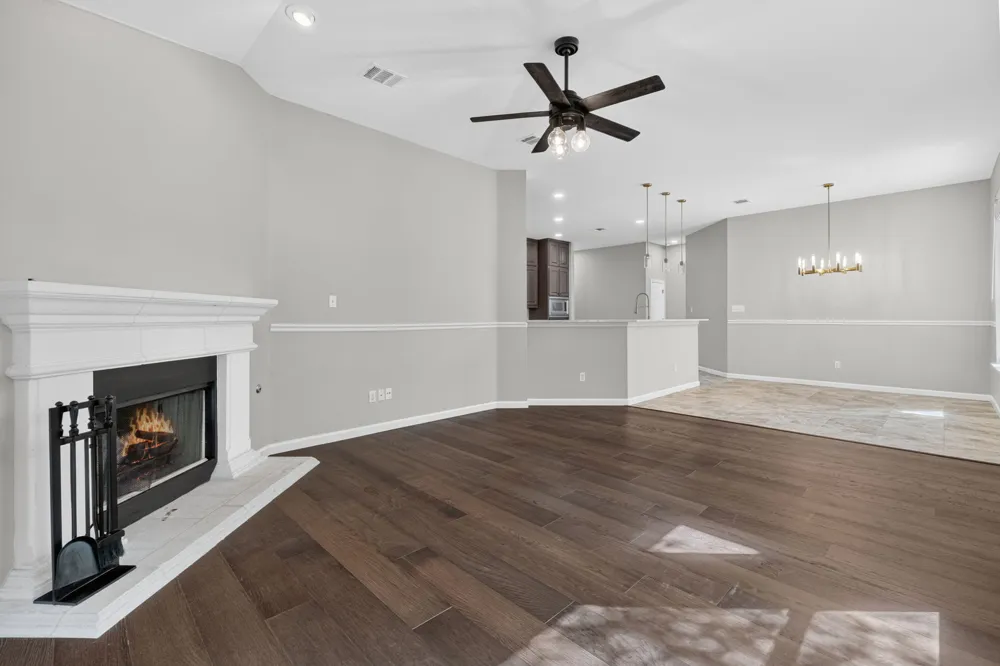 1004 Applerock Leander, TX 78641
