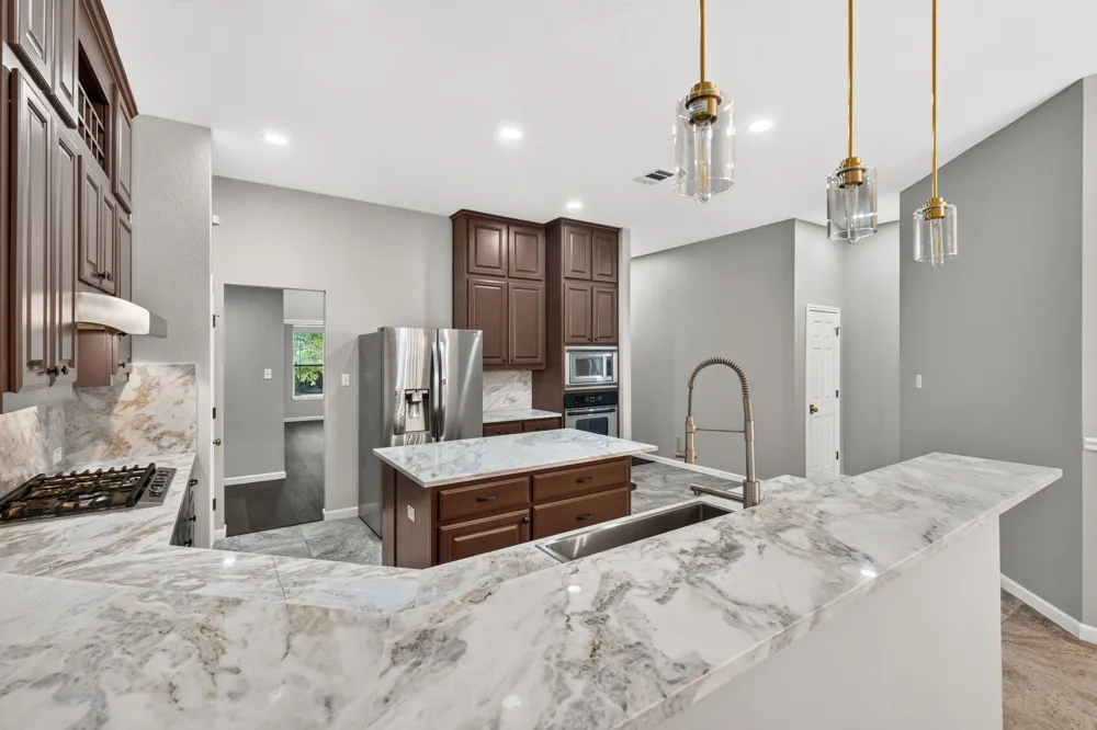 1004 Applerock Leander, TX 78641