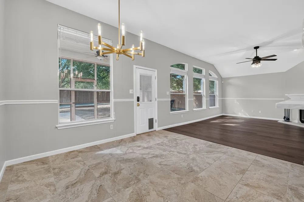 1004 Applerock Leander, TX 78641