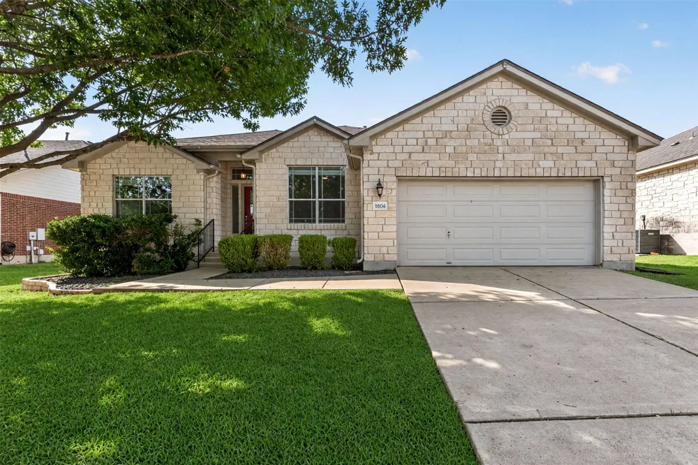1004 Applerock Leander, TX 78641