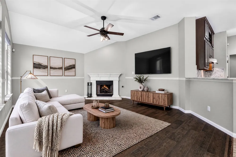 1004 Applerock Leander, TX 78641