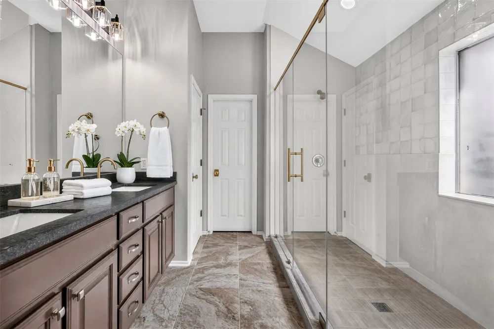 1004 Applerock Leander, TX 78641