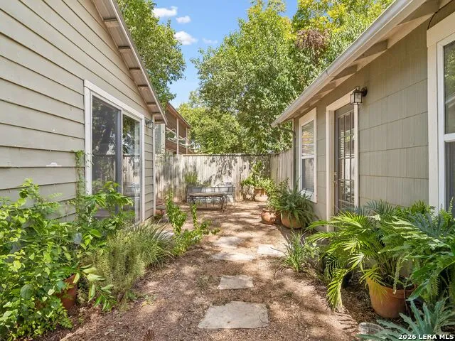 351 E North Street New Braunfels, TX 78130