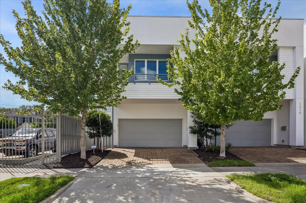 1317 W Clay Street Houston, TX 77019
