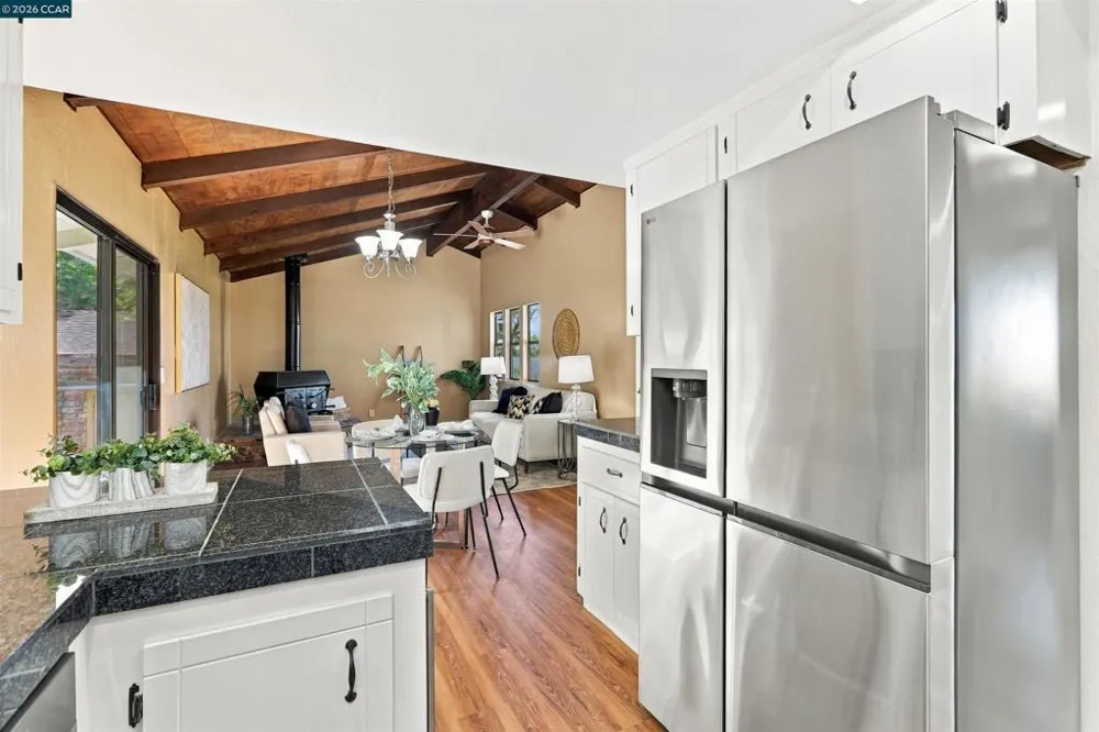 4082 Treat Blvd Concord, CA 94518