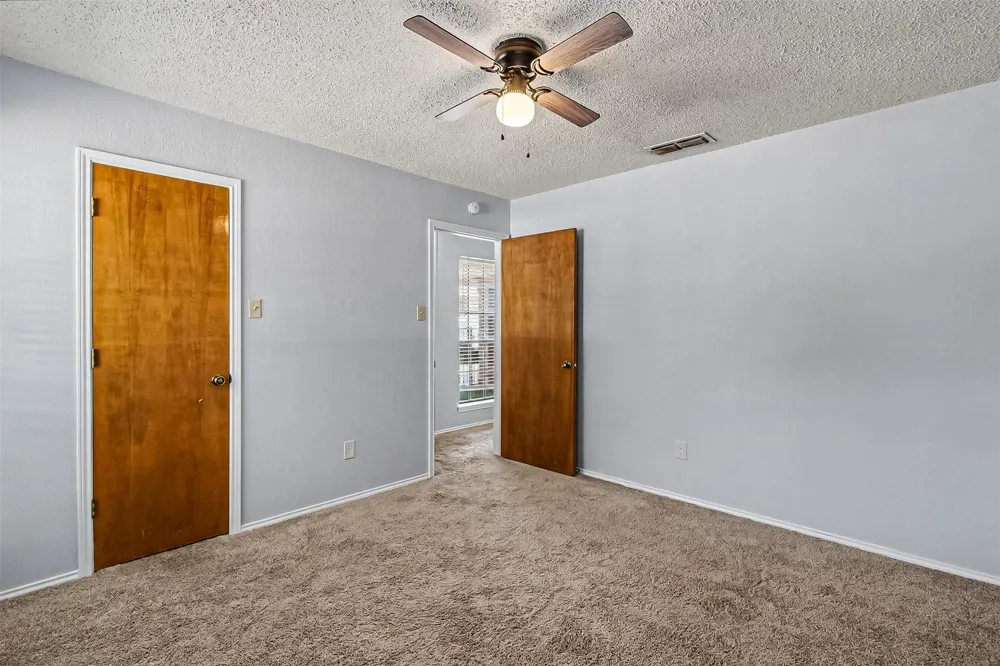 5211 Wild West Drive Arlington, TX 76017