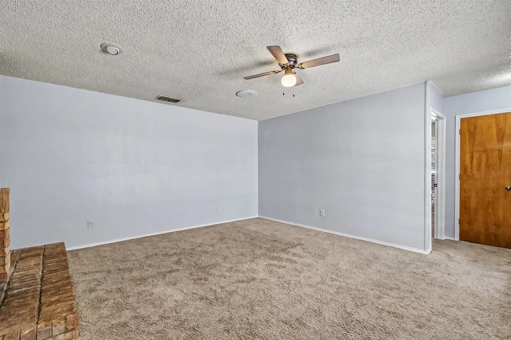 5211 Wild West Drive Arlington, TX 76017