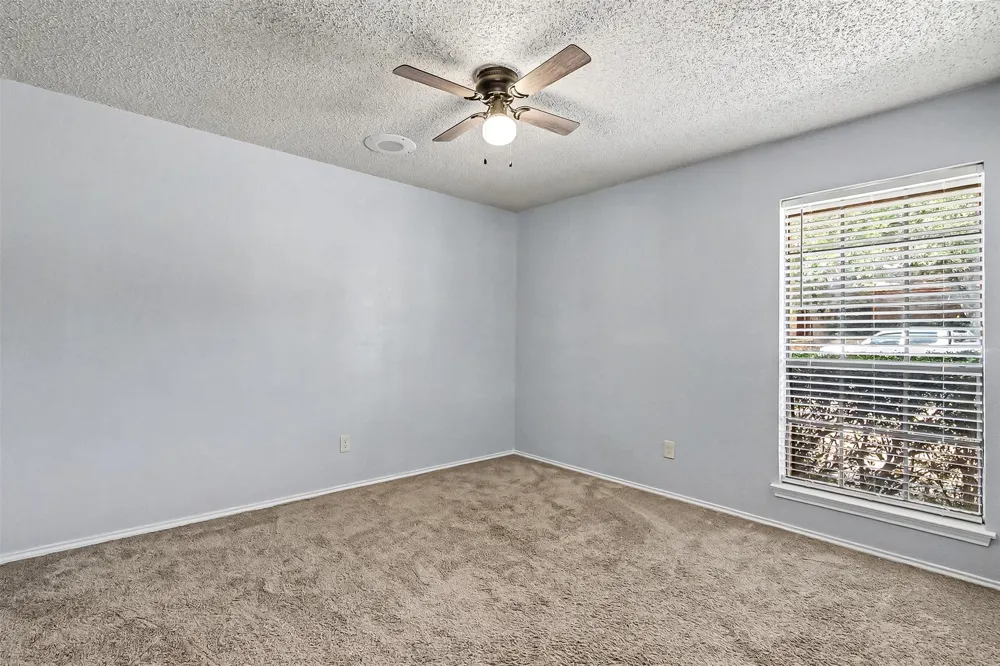 5211 Wild West Drive Arlington, TX 76017
