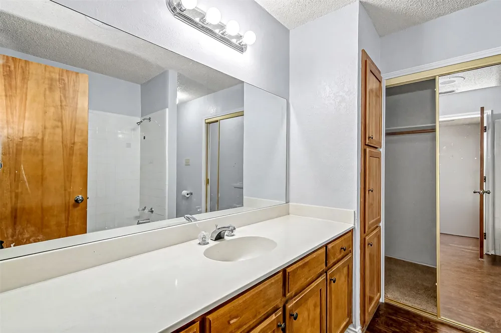 5211 Wild West Drive Arlington, TX 76017