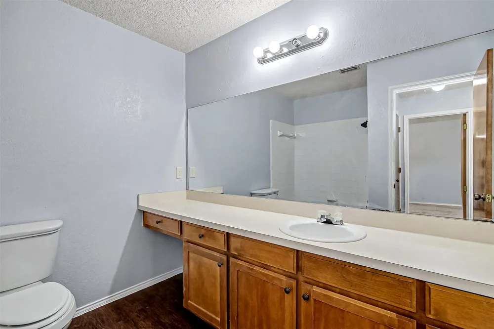 5211 Wild West Drive Arlington, TX 76017