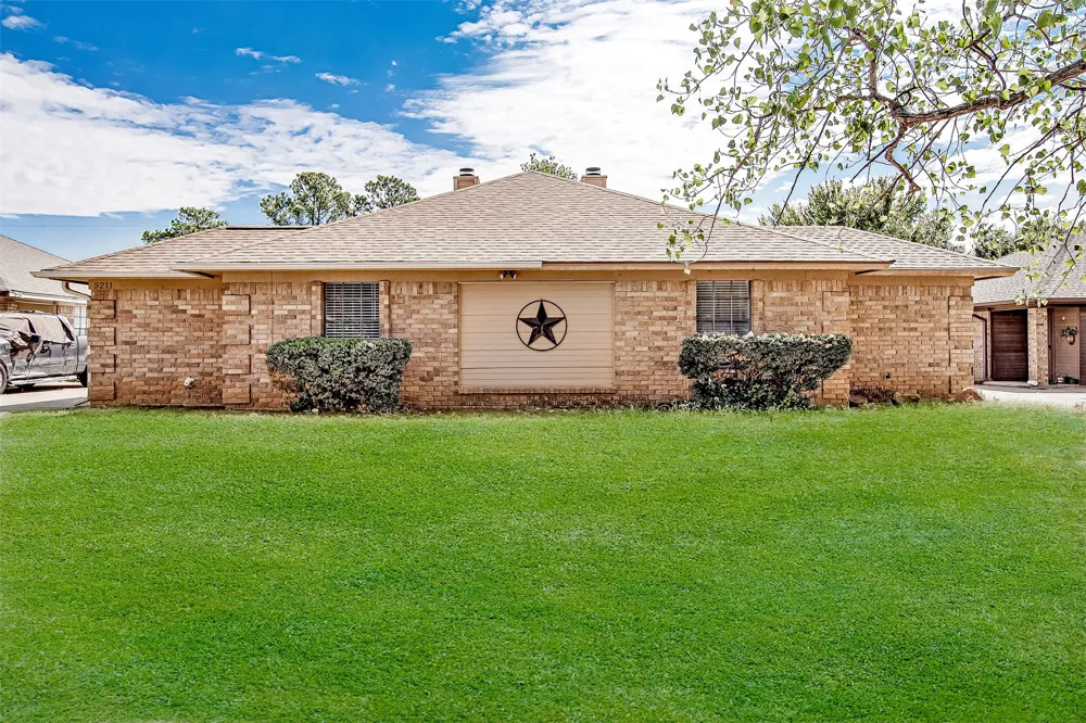 5211 Wild West Drive Arlington, TX 76017