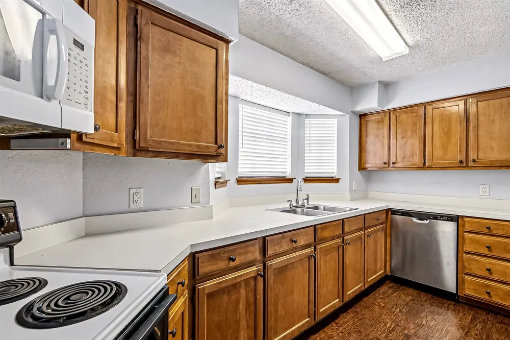 5211 Wild West Drive Arlington, TX 76017