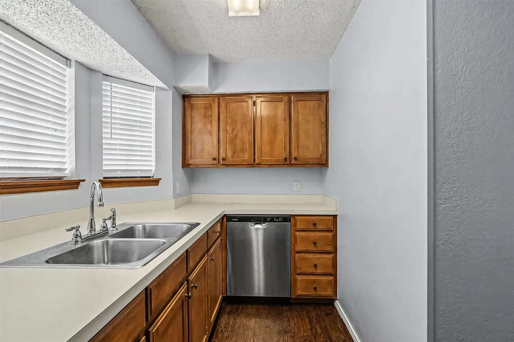 5211 Wild West Drive Arlington, TX 76017