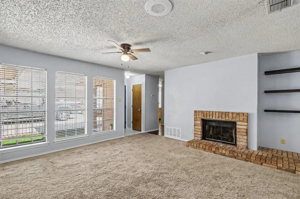 5211 Wild West Drive Arlington, TX 76017