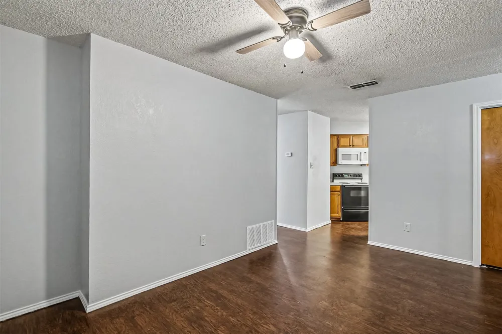 5211 Wild West Drive Arlington, TX 76017