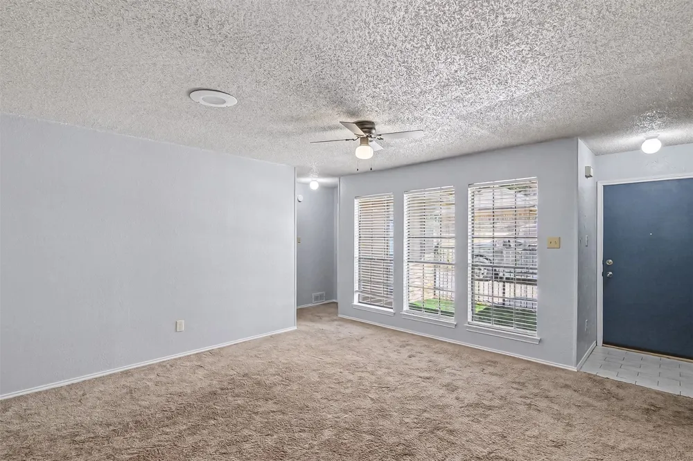 5211 Wild West Drive Arlington, TX 76017