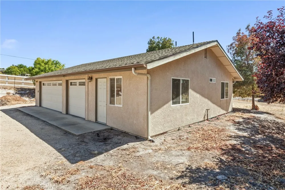9336 Carmel Road Atascadero, CA 93422