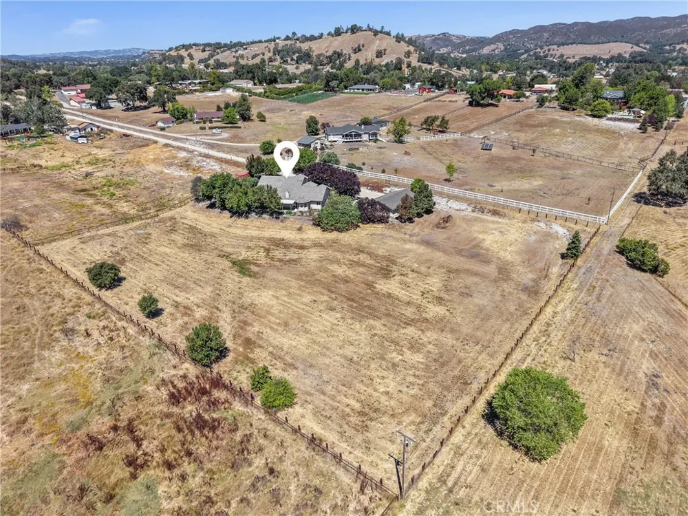 9336 Carmel Road Atascadero, CA 93422