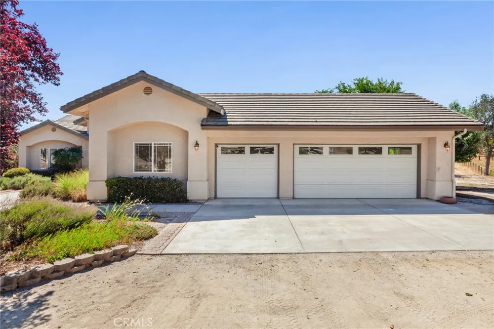 9336 Carmel Road Atascadero, CA 93422