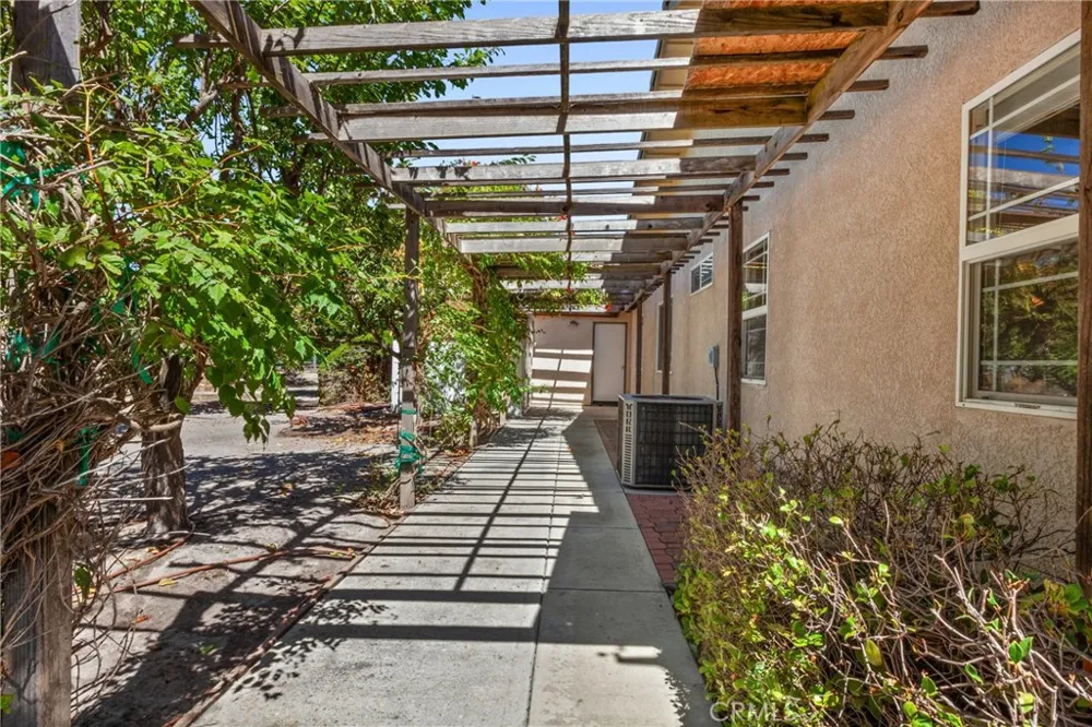 9336 Carmel Road Atascadero, CA 93422