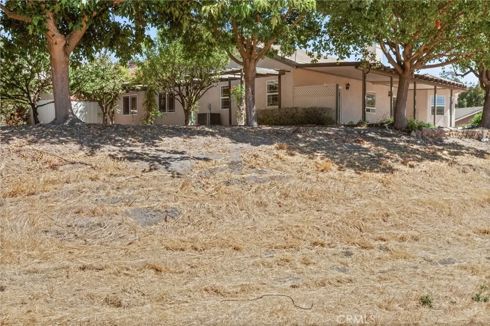 9336 Carmel Road Atascadero, CA 93422