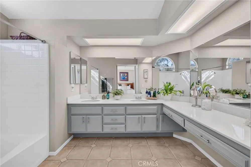 977 Sussex San Jacinto, CA 92583