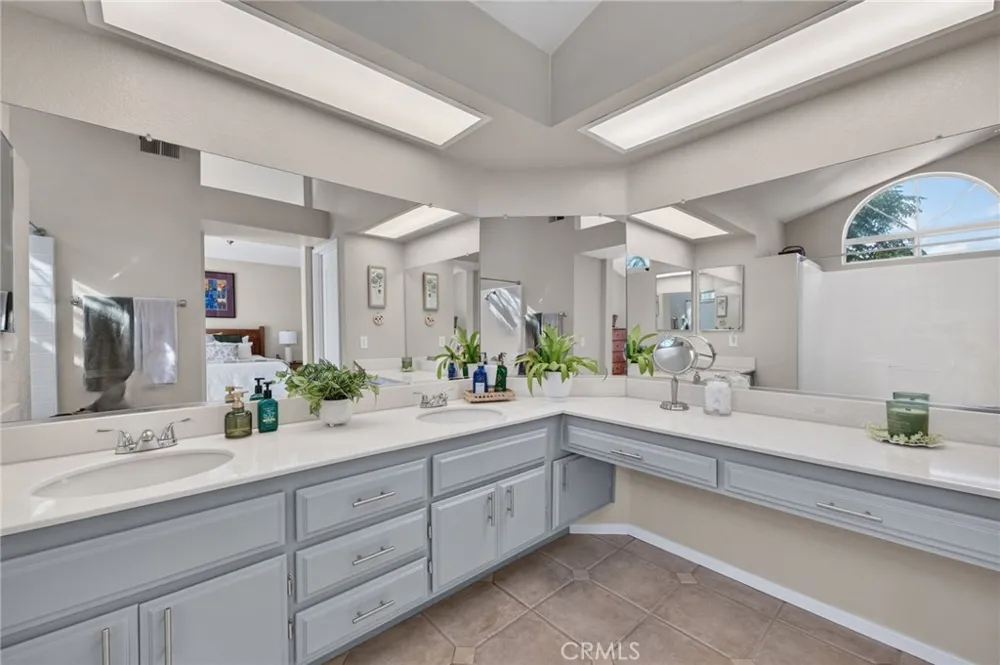 977 Sussex San Jacinto, CA 92583