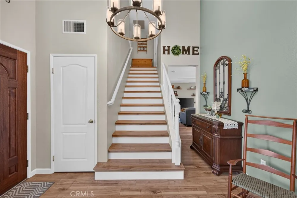 977 Sussex San Jacinto, CA 92583