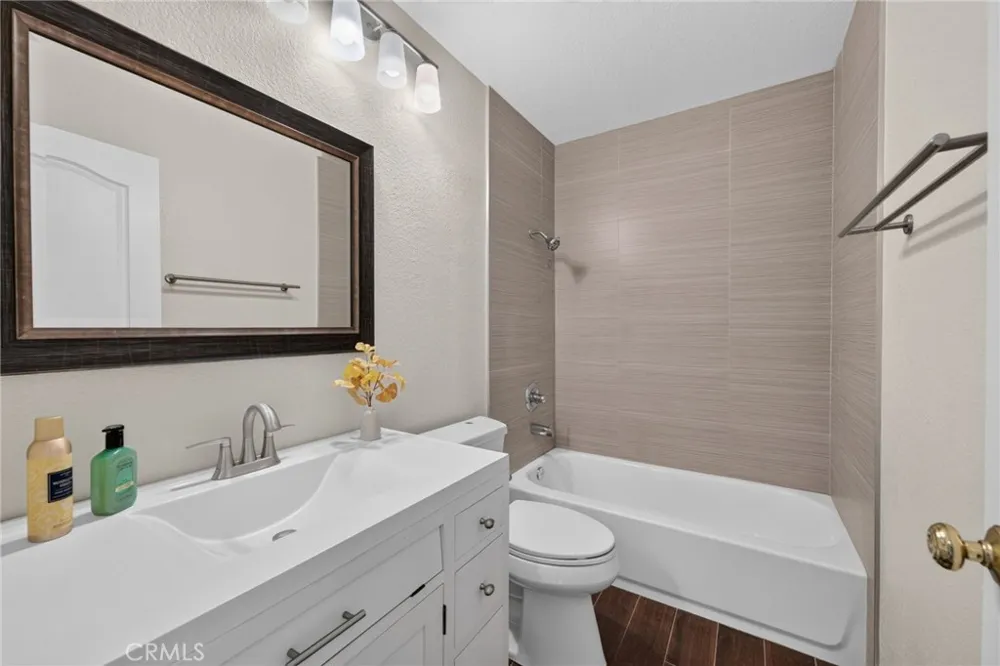 977 Sussex San Jacinto, CA 92583
