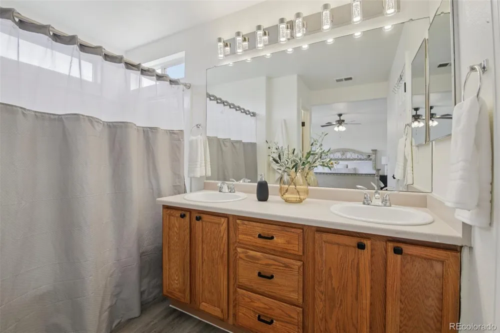 14883 E Maple Place Aurora, CO 80012