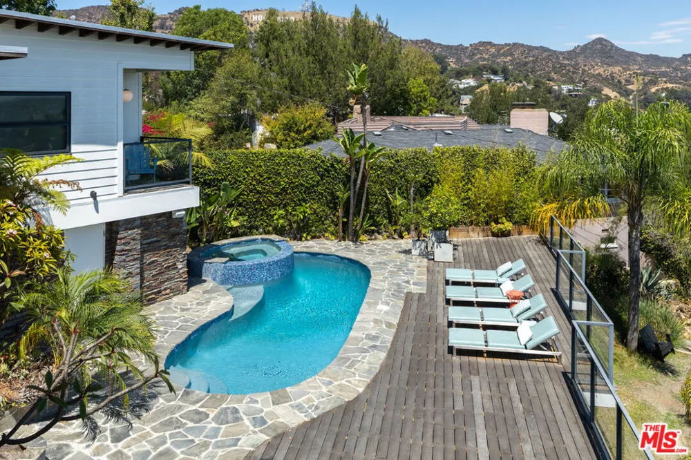2824 Durand Drive Los Angeles, CA 90068