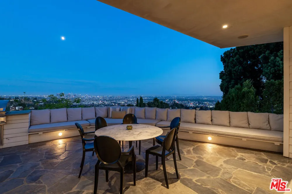 2824 Durand Drive Los Angeles, CA 90068