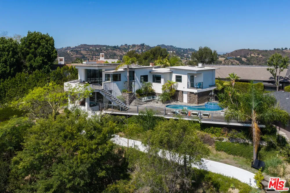 2824 Durand Drive Los Angeles, CA 90068