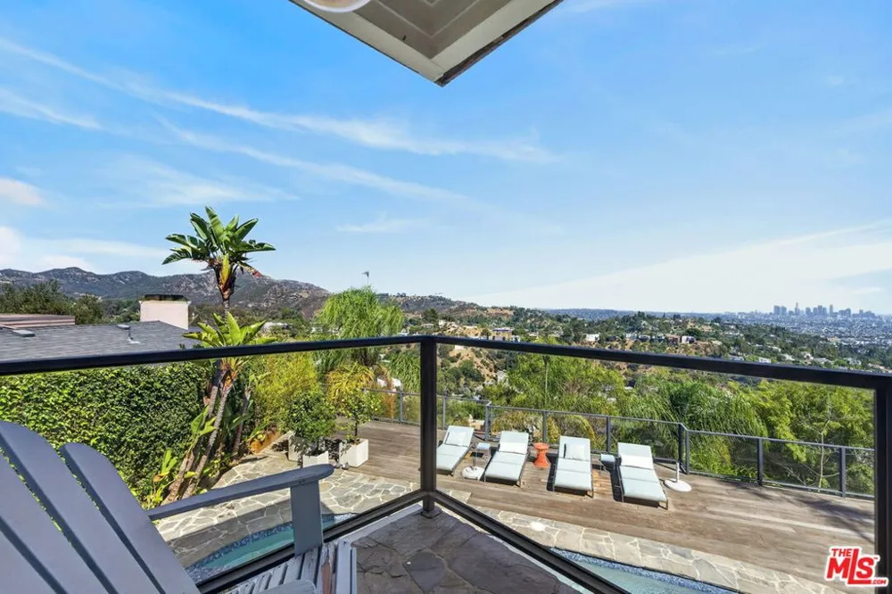 2824 Durand Drive Los Angeles, CA 90068