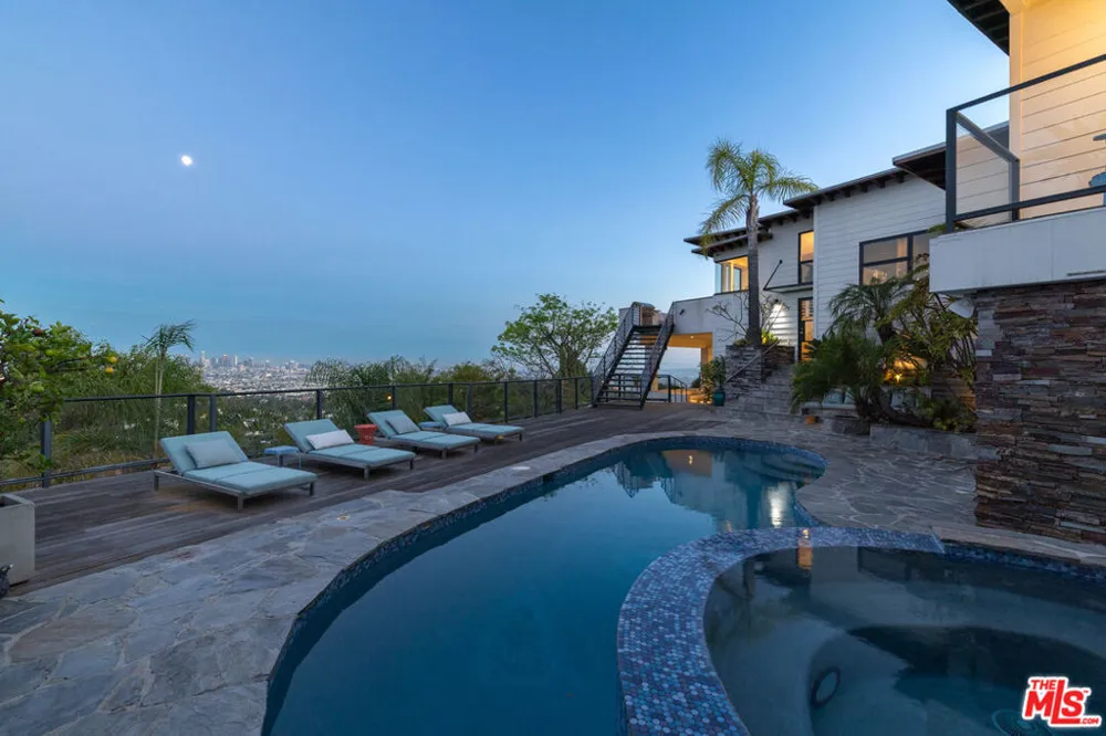 2824 Durand Drive Los Angeles, CA 90068