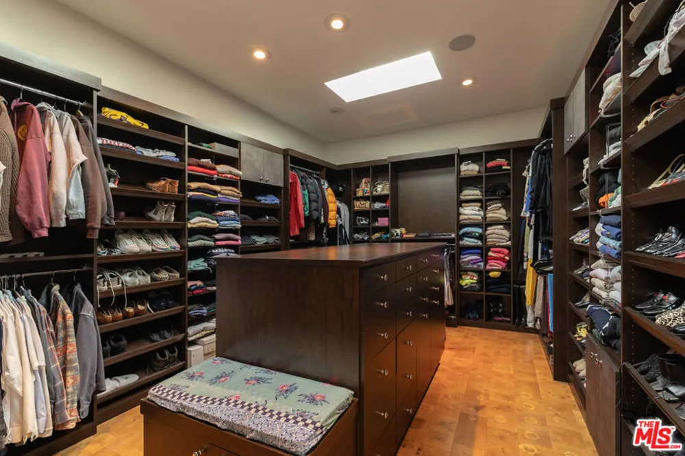 2824 Durand Drive Los Angeles, CA 90068
