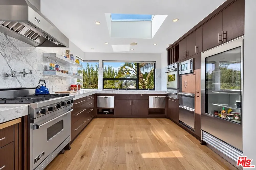 2824 Durand Drive Los Angeles, CA 90068