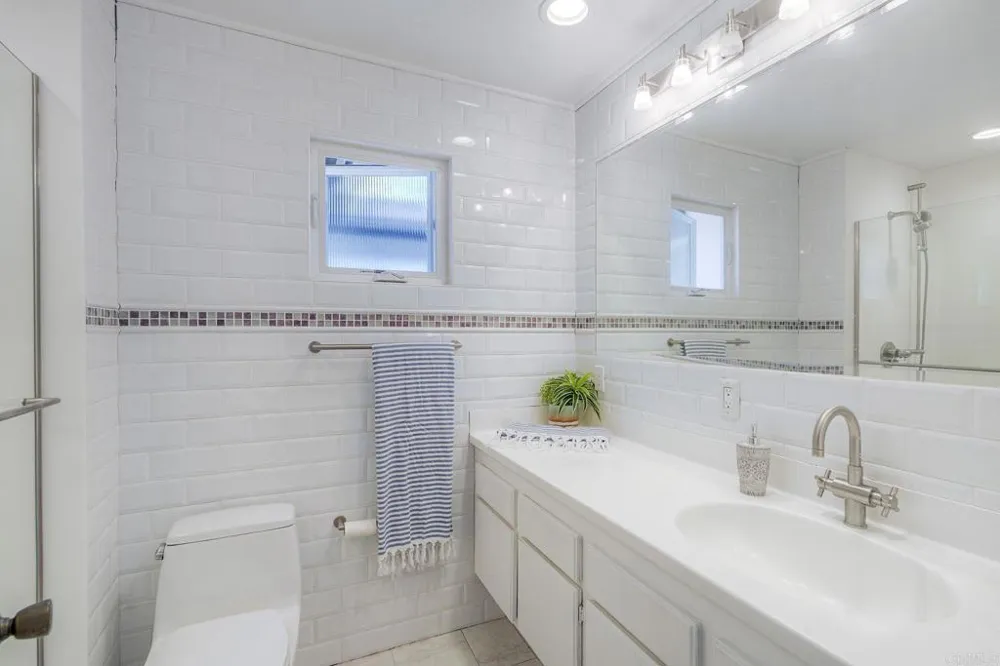 2233 Valley Road Oceanside, CA 92056