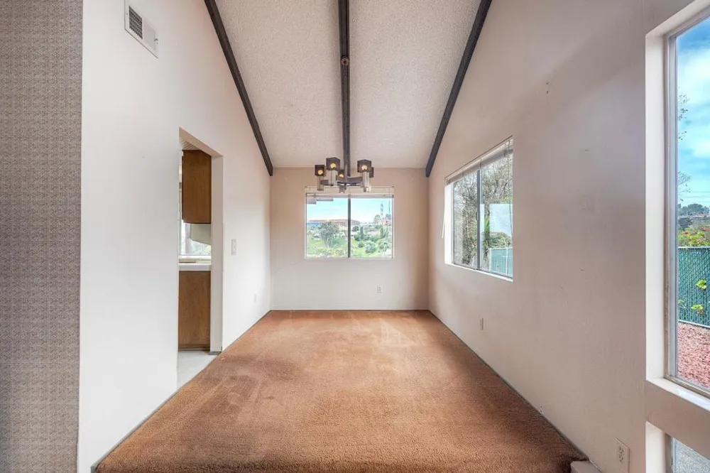 2233 Valley Road Oceanside, CA 92056